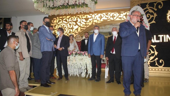 Kurşunluoğlu ailesinin mutlu günü