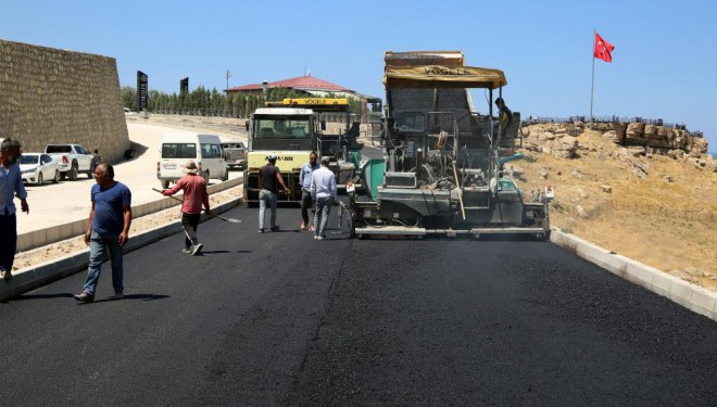 Edremit TOKİ yolunda asfalt serimi başladı