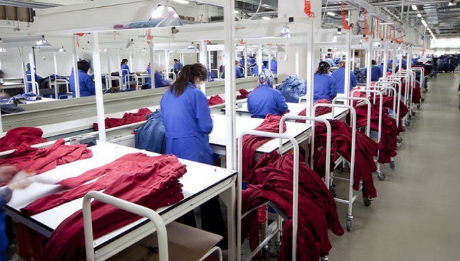 Van Tekstil Kent işçileri: Günde 12 saat çalıştırılıp 1700 lira alıyoruz!