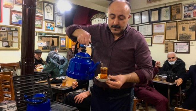 Van'da buram buram tarih kokan kahvehane! Doldur Dolayı usta