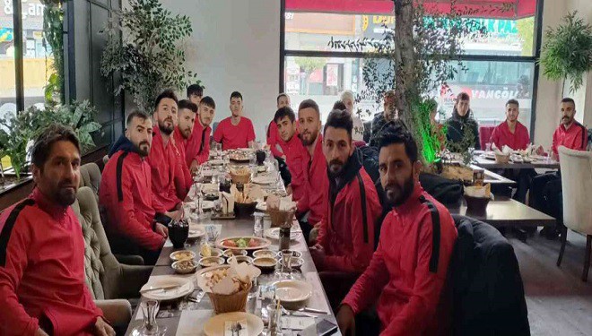 Cevahir Kafe Restoran'dan Van Gölüspor'a moral kahvaltısı