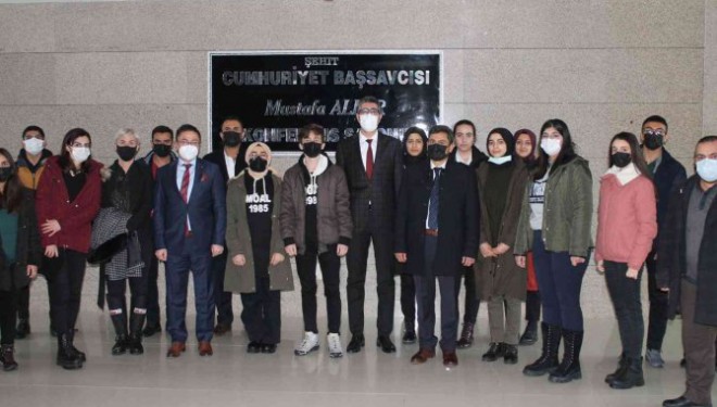 Lise öğrencilerinden Van Adliyesi'ne ziyaret