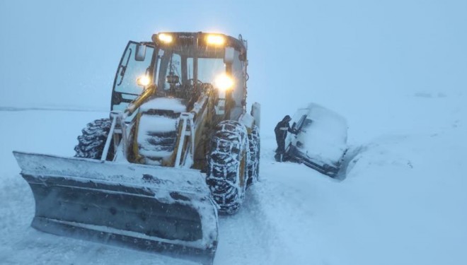 Edremit Belediyesinden karla mücadele çalışması