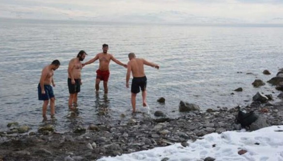 Kış ortasında Van Gölü’nde yüzecekler!