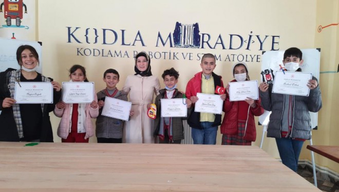 ‘Kodla Muradiye’ projesini tamamlayan öğrencilere belgeleri verildi