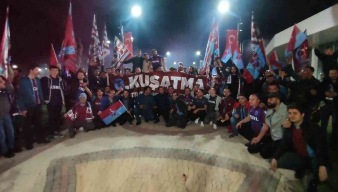 Van'daki Trabzonspor taraftarlarının kutlamaları devam ediyor