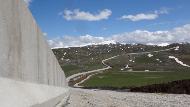 İran sınırına duvar örme çalışmaları başladı