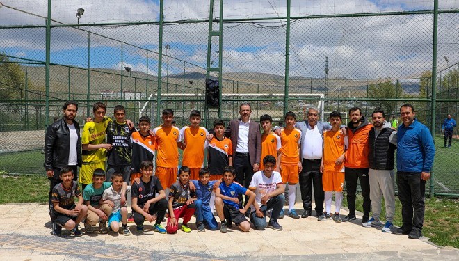 Gürpınar Belediyesinden Okullar Arası Futbol Turnuvası