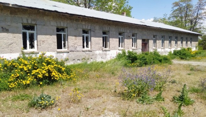 Van Ernis Köy Enstitüsü kurtarılmayı bekliyor!