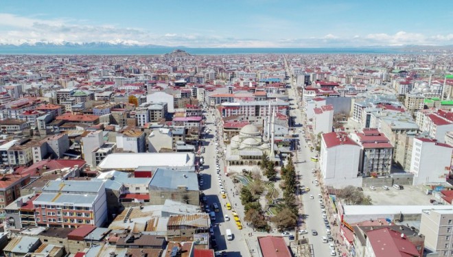 Van’da ömrünü tamamlamış binalar için uzmanlardan önemli uyarı!