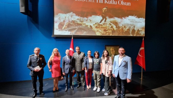 AKDEV, New York’taki 30 Ağustos kutlamalarında Adana’yı temsil etti