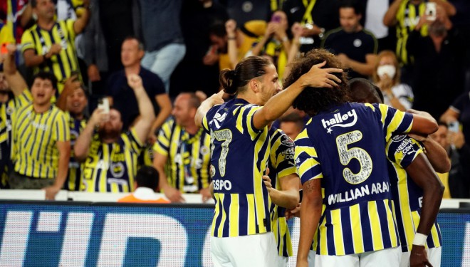 Fenerbahçe Kadıköy'de şov yaptı!