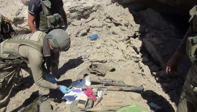 Gürpınar'da PKK'ya ait yaşam malzemeleri ele geçirildi