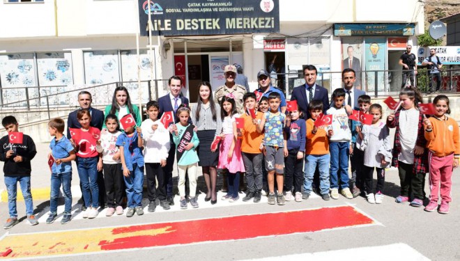 Çatak’ta ‘Yayalara öncelik duruşu, hayata saygı duruşu’ etkinliği