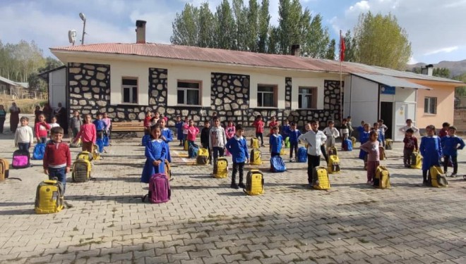 'Köy çocukları okusun' projesi Van’da 625 öğrenciye umut oldu