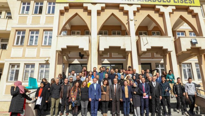 Vali Balcı öğrencilerle bir araya geldi