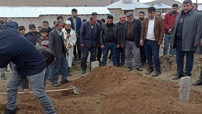 Kazada yaşamını yitiren Gürbüz, Erciş'te toprağa verildi!