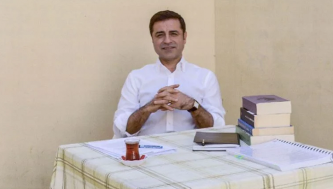 Demirtaş'tan ziyaret açıklaması: Beni değil jetle Diyarbakır’a, mekikle Mars’a da götürseler durum değişmez