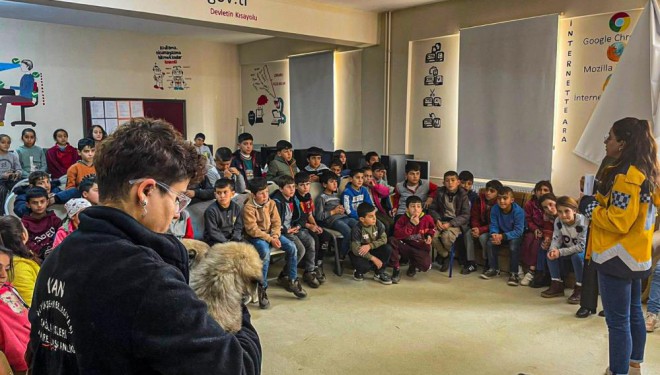 Van’da çocuklara hayvan sevgisi aşılanıyor