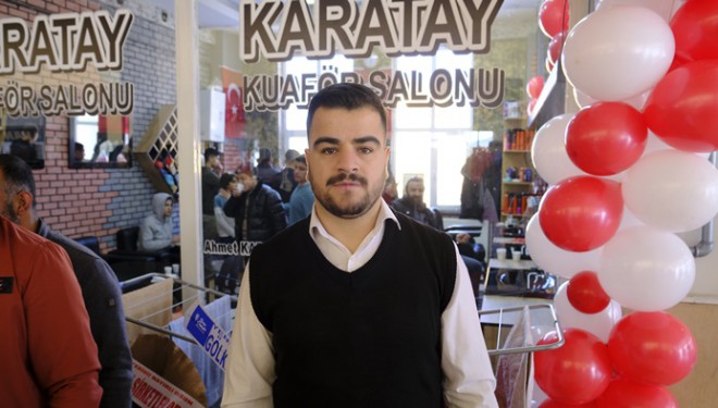 Ahmet Karatay, Edremit'te berber dükkanını açtı
