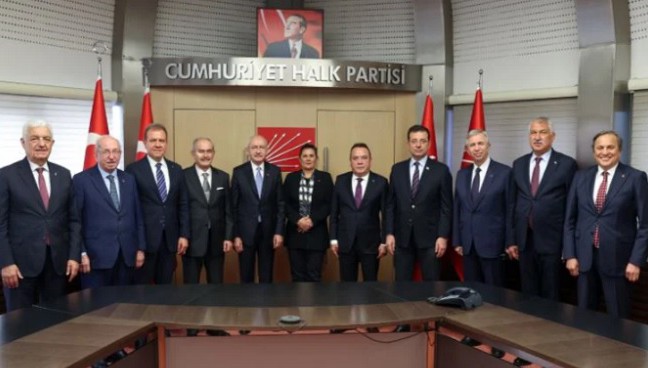 Gazeteci Saymaz: CHP'li belediye başkanları bildiri yayınlamak istedi...