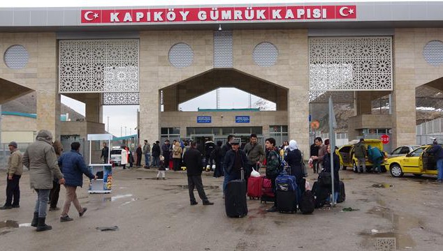 İranlı turistler Nevruz için Van'a akın etmeye başladı