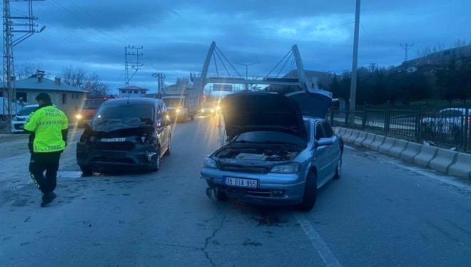Erciş'te trafik kazası: 2 yaralı