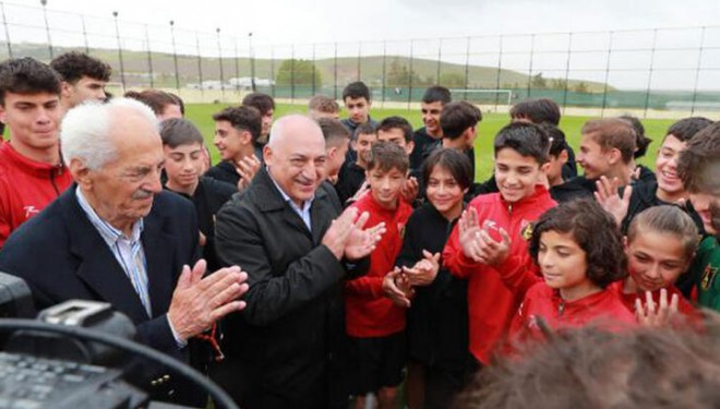 TFF Başkanı Büyükekşi, İstanbulspor'u ziyaret etti