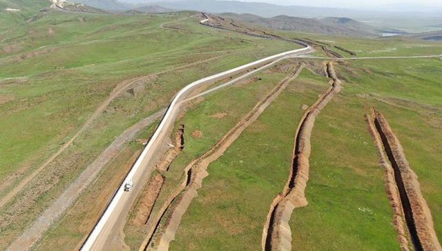 Van’da örülen duvarın uzunluğu 100 kilometreyi buldu