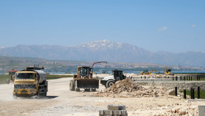 Vali Balcı: hem sahil yolu yapılıyor hem çevre yolu