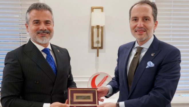 AK Parti'den istifa eden eski bakan Suat Kılıç, Yeniden Refah Partisi'ne geçti