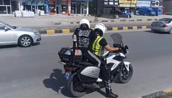 Van’da YKS’ye yetişmeye çalışan 22 öğrenciye polis yardımcı oldu