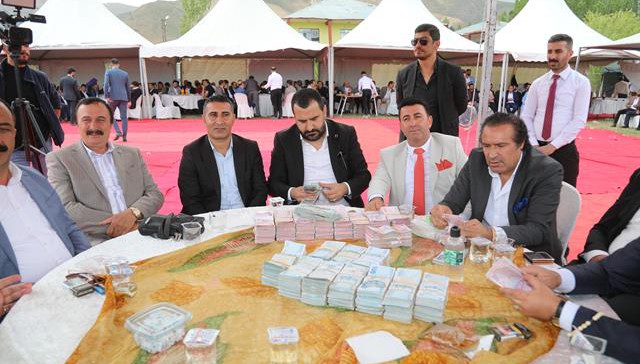 Aşiret düğününde geline 4 kilo altın, damada 6 milyon TL takıldı
