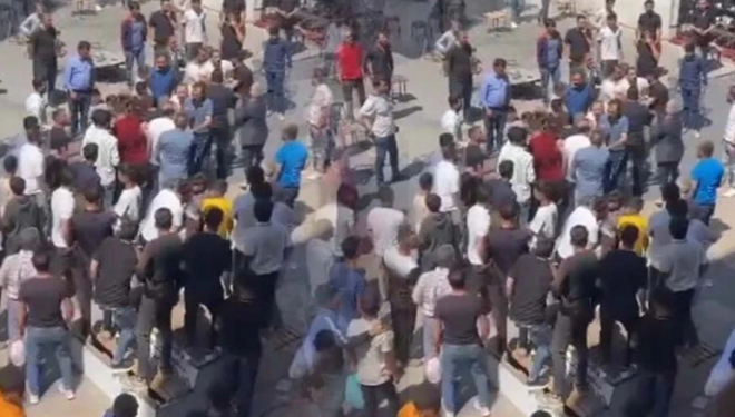 Van'da bilinmeyen bir sebepten dolayı iki grup arasında kavga çıktı.