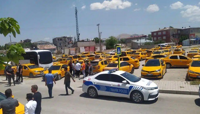 Taksiciler taksi ücretlerine yapılan zamma sevinemedi!