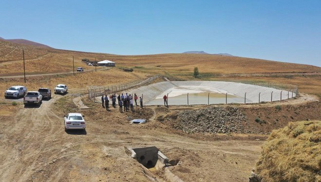 Kuraklığın yaşandığı Gürpınar'ın Akbulut Mahallesi’ne can suyu