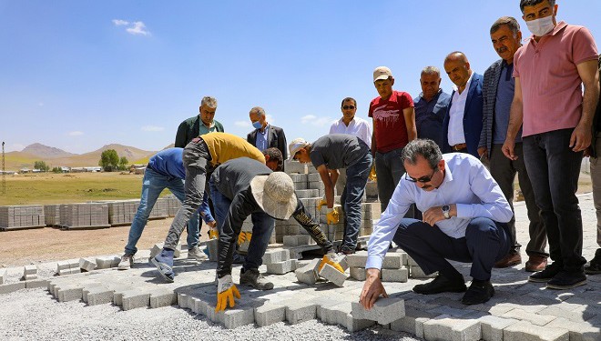 Gürpınar'da belediye çalışmaları yoğun şekilde devam ediyor