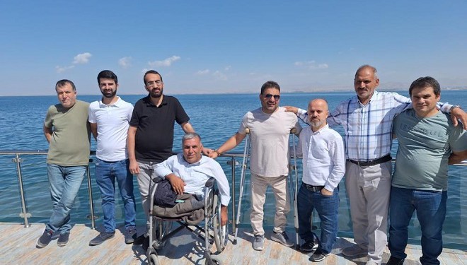 Bingöl'den gelen özel gereksinimli vatandaşlar Van'ı gezdi