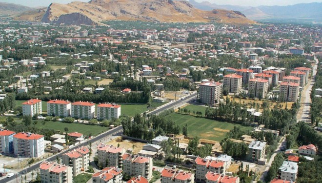 Bülent Menteşe, Van'ın eski fotoğraflarını paylaştı