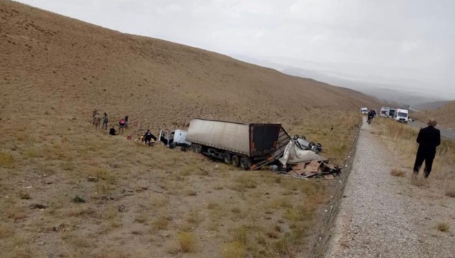 Van'da sağanak yağış kazaları beraberinde getirdi