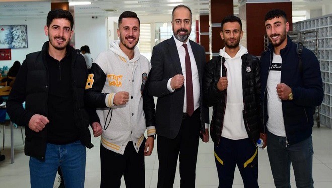 Rektör Şevli, öğrencilerle sohbet etti