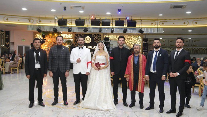 Van'da görkemli düğün: Kara ve Şahar çifti dünyaevine girdi