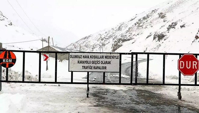Bahçesaray yolu trafiğe kapatıldı