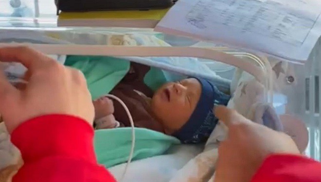 Yeni doğan bebek ambulans helikopter ile Van'a sevk edildi