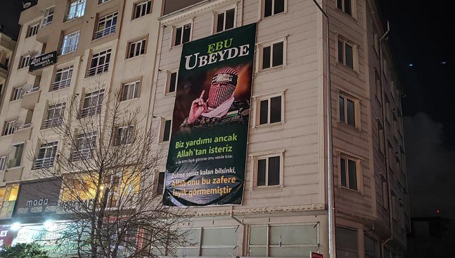 Van'da bir binaya Ebu Ubeyde’nin posteri asıldı