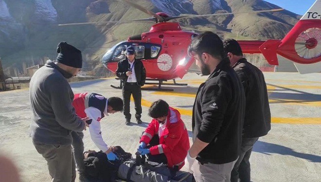 Helikopter ambulans aynı gün Bahçesaray ilçesine 2 kez havalandı