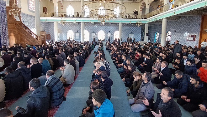 Van'daki camilerde Filistin için dua edildi
