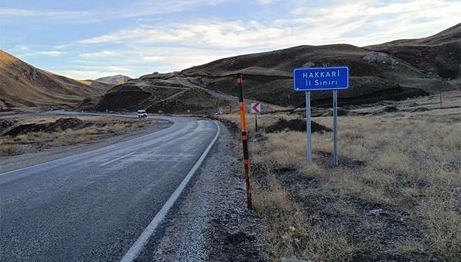Van-Hakkari il sınırı değişti! Yeni tabela dikildi