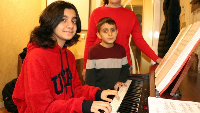12 yaşındaki Cemre Jinda Kesici