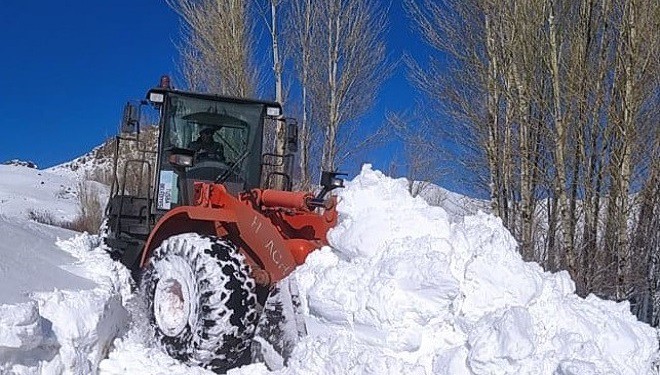 Tuşba Belediyesi’nden karla mücadele çalışması